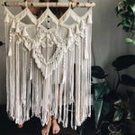 Décoration murale bohème chic, grand macramé artisanal avec franges, idéal pour embellir votre intérieur. Accessoire parfait pour apporter une touche cosy et naturelle à votre espace de vie.