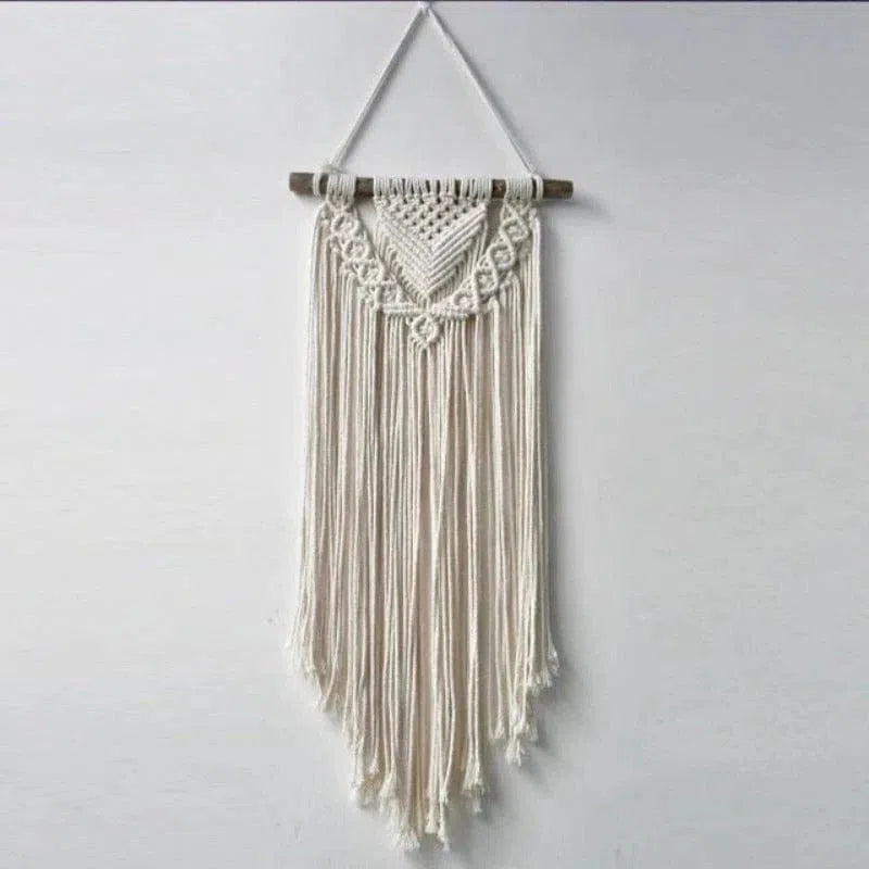 Décoration murale suspendue, style bohème, design géométrique et franges longues, idéale pour ajouter une touche artistique et élégante à votre intérieur. Convient parfaitement pour le salon ou la chambre.