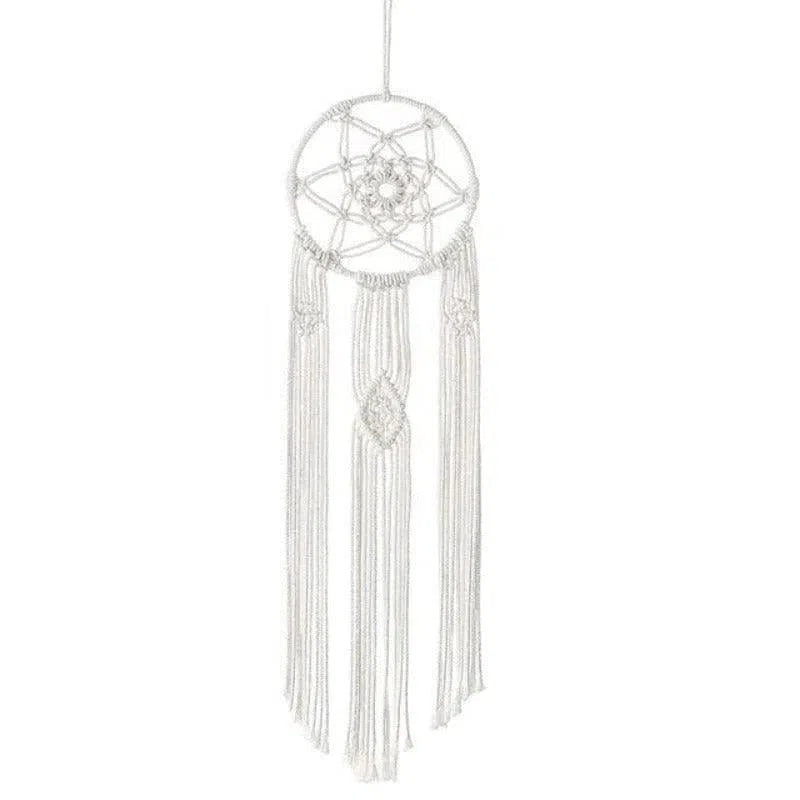 Attrape-rêves blanc élégant avec longs pendentifs pour décoration intérieure, idéal pour chambre à coucher ou salon, ajoute une touche bohème et apaisante à tout espace de vie.