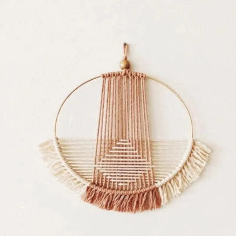 Décoration murale design bohème moderne, idéal pour embellir votre intérieur avec une touche artistique et élégante. Motif géométrique unique, parfait pour un salon ou une chambre. Accessoire tendance pour une ambiance chaleureuse et accueillante.