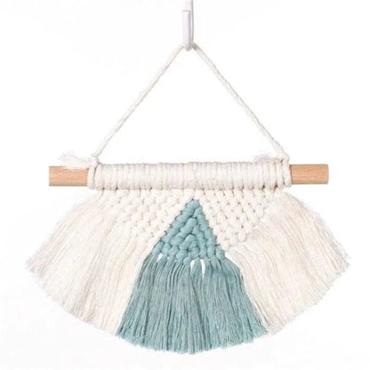 Décoration murale bohème, tenture artisanale à motif géométrique, idéale pour embellir un intérieur moderne et naturel. Accroche élégamment n'importe quelle pièce avec ses teintes douces et son design minimaliste. Parfait pour un salon, une chambre ou un bureau. Touche esthétique et tendance pour votre décoration intérieure.