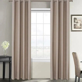 rideau moderne plissé beige rosé tissu lisse opacité métalliques tringle inclusion tableau chaise decoration