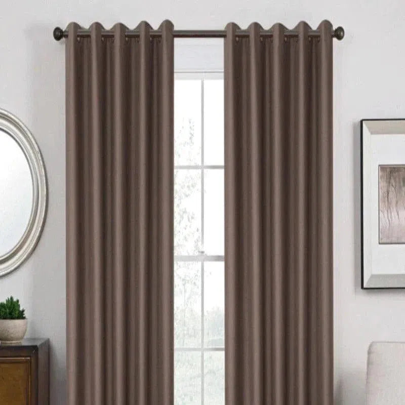 Rideaux opaques marron pour salon moderne, installation facile, parfaits pour réguler la lumière et offrir une ambiance chaleureuse, idéals pour toutes les saisons.