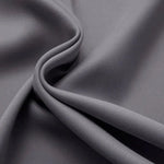 Étoffe grise élégante pour décoration intérieure et couture haut de gamme, idéale pour créer des vêtements sur mesure ou embellir votre espace avec une touche moderniste et sophistiquée. Disponible en différentes largeurs pour répondre à tous vos projets créatifs.