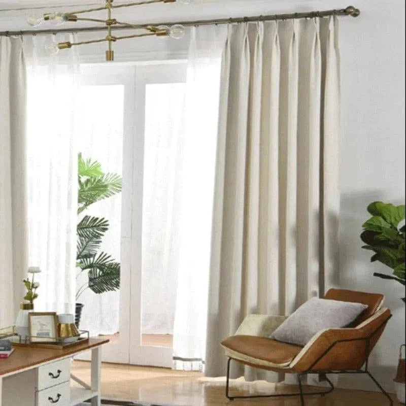Rideaux élégants de salon, parfaits pour une décoration intérieure moderne. Ces rideaux longs offrent une touche de sophistication et s'intègrent harmonieusement dans n'importe quelle pièce. Idéal pour filtrer la lumière tout en préservant l'intimité. Accessoire décoratif indispensable pour embellir votre séjour.