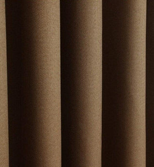 Rideau marron pour intérieur moderne, idéal pour ajouter une touche élégante et chaleureuse à votre salon ou chambre. Accessoire de décoration polyvalent, parfait pour filtrer la lumière et préserver l'intimité.