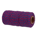 Bobine de fil bicolore rouge et bleu pour travaux manuels, couture et loisirs créatifs. Idéal pour le tissage, le tricot et la décoration DIY. Largeur uniforme pour une utilisation facile. Accessoire essentiel pour les projets de fabrication artisanale et la création artistique.