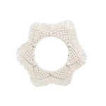 Miroir mural décoratif en forme d'étoile avec franges, idéal pour embellir une pièce avec une touche bohème et élégante. Parfait pour les salons, chambres ou espaces de vie modernes et épurés. Accessoire tendance pour une décoration intérieure raffinée.