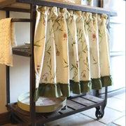 rideau floral semi transparent champêtre beige vert corail tissu texturé bordures froncées passe tringle