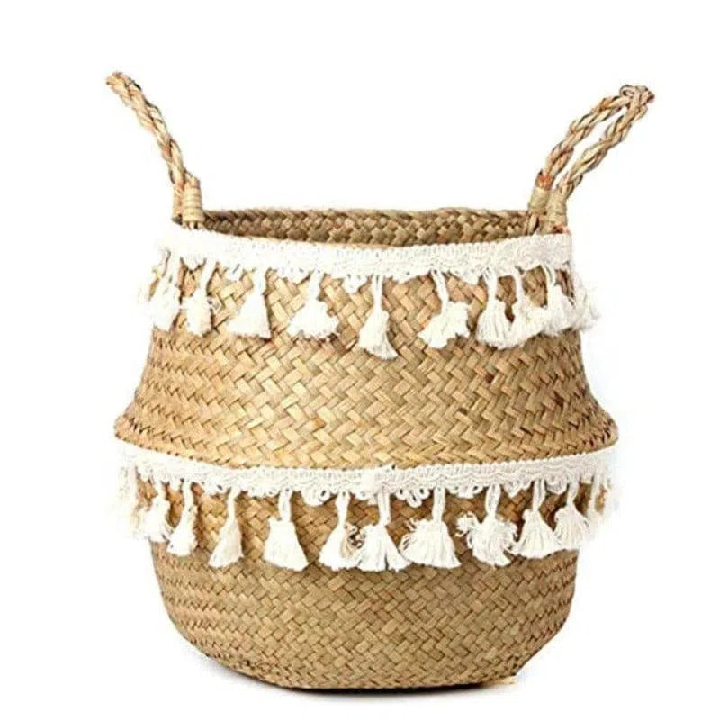 Panier de rangement tissé avec anses et décorations à franges blanches, idéal pour organiser votre intérieur avec style. Accessoire chic pour le rangement de la maison, ajoutant une touche bohème à votre déco. Parfait pour le salon, la chambre ou le bureau.