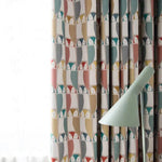 Rideaux colorés motif hiboux, idéals pour une décoration intérieure ludique et moderne. Ils ajoutent une touche de fantaisie dans la chambre d'enfant ou le salon. Ces rideaux au design original et aux teintes variées créent une ambiance joyeuse et accueillante. Parfaits pour personnaliser votre espace avec style.