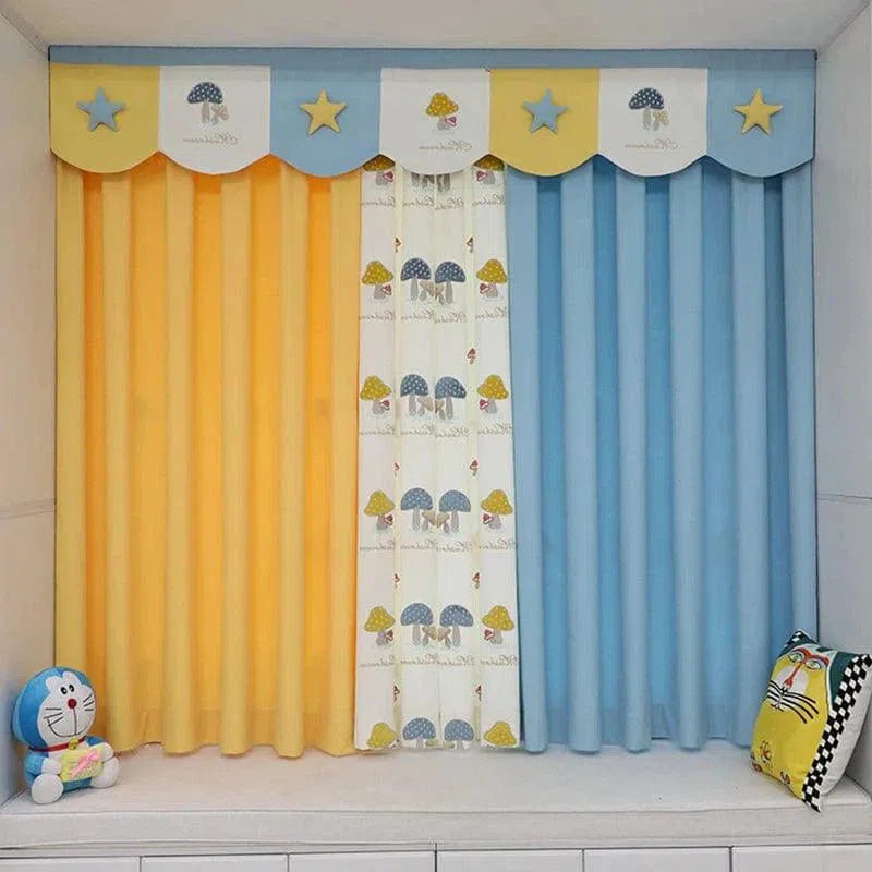 Rideaux pour chambre d'enfant aux couleurs vives, avec motifs amusants de champignons et décor étoilé, idéals pour créer une ambiance joyeuse et ludique. Parfaits pour décorer la chambre de votre enfant tout en ajoutant une touche de style et de couleur.