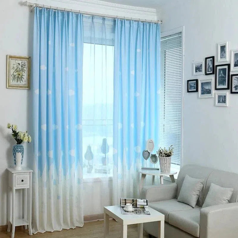 Rideaux opaques bleus magnifiques avec motifs de nuages, parfaits pour ajouter une touche de sérénité à votre salon. Ces rideaux décoratifs transforment votre espace en un havre de paix, tout en préservant votre intimité. Idéals pour les grandes fenêtres, ils apportent une atmosphère lumineuse et contemporaine grâce à leur couleur apaisante. Assortis à différents styles de décoration, ils embellissent n'importe quelle pièce tout en filtrant la