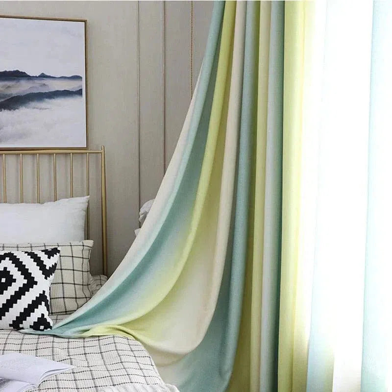 Rideau dégradé vert et jaune pour chambre à coucher, ajoutant une touche élégante et lumineuse à votre décoration intérieure. Ce rideau moderne habille la fenêtre avec style et offre une ambiance apaisante, idéale pour un espace de détente. Parfait pour créer une atmosphère chaleureuse et accueillante dans n'importe quelle pièce de la maison.