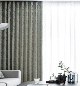 Rideaux modernes élégants pour un salon contemporain, ajoutant une touche sophistiquée et lumineuse à votre intérieur. Idéal pour harmoniser avec un mobilier design et créer une ambiance chaleureuse et accueillante. Parfaits pour optimiser la luminosité naturelle tout en préservant l'intimité.