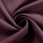 Rideau élégant de couleur prune, idéal pour ajouter une touche sophistiquée à votre intérieur. Ce rideau raffiné rehausse votre décoration et crée une ambiance chaleureuse et accueillante dans n'importe quelle pièce de votre maison. Parfait pour le salon, la chambre ou le bureau.