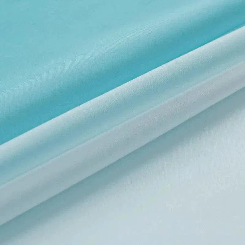 Rideau turquoise et blanc moderne, design élégant pour décoration intérieure, idéal pour ajouter une touche de couleur apaisante à votre salon ou chambre.