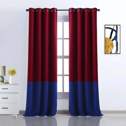 Rideaux modernes bicolores rouge et bleu avec œillets, idéaux pour la décoration intérieure de salon ou de chambre, offrant une ambiance élégante et contemporaine.