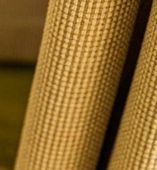 Rouleaux de papier texturé beige avec une surface en relief, parfaits pour des projets de décoration et d'artisanat. Idéal pour ajouter une touche élégante à tout intérieur et créer des designs uniques. Disponibles en diverses dimensions pour s'adapter à vos besoins créatifs.