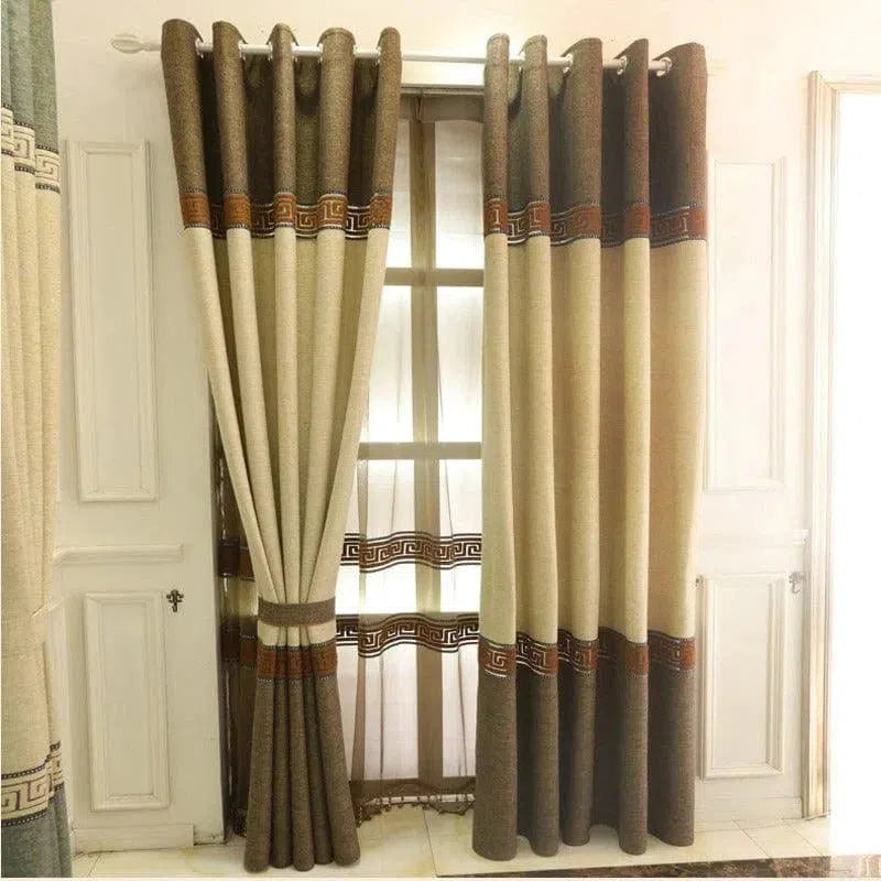 Rideaux élégants avec motifs géométriques, parfaits pour apporter une touche de sophistication à votre salon. Design bicolore avec contraste subtil, ces rideaux moderniseront votre intérieur tout en offrant une lumière tamisée. Idéal pour créer une ambiance chaleureuse et accueillante.