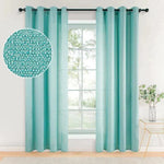 Rideau turquoise moderne pour salon, avec œillets noirs pour une installation facile. Idéal pour ajouter une touche de couleur et de luminosité à votre intérieur. Convient parfaitement aux fenêtres de salon ou chambre à coucher pour une ambiance élégante et rafraîchissante. Accessoire décoratif essentiel pour embellir votre pièce.