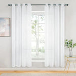 Rideau blanc élégant pour salon, décoration de fenêtre moderne, lumière naturelle filtrante, idéal pour chambres et bureaux, style intemporel et épuré, améliore l'esthétique intérieure, installation facile avec tringle, parfait pour créer une atmosphère apaisante et lumineuse.