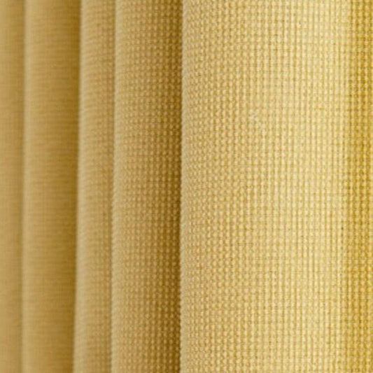 Rideau beige élégant avec plis verticaux, idéal pour ajouter une touche de sophistication et chaleur à votre intérieur. Design moderne et discret, parfait pour un salon ou une chambre à coucher.