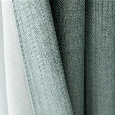 Rideau élégant gris clair pour salon, motif moderne, idéal pour décoration intérieure et amélioration de l'intimité, crée une ambiance apaisante avec un style contemporain.
