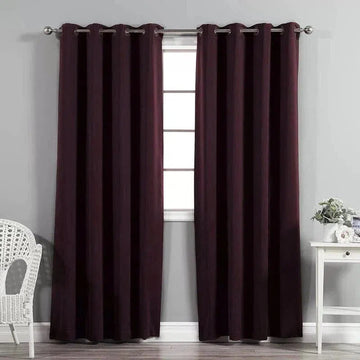 Rideaux opaques élégants de couleur bordeaux, parfaits pour embellir votre salon ou chambre. Design moderne à œillets pour une installation facile. Optimisez votre espace intérieur avec ces rideaux qui bloquent efficacement la lumière. Idéal pour créer une ambiance chaleureuse et accueillante. Accessoire décoratif incontournable pour toute maison contemporaine.