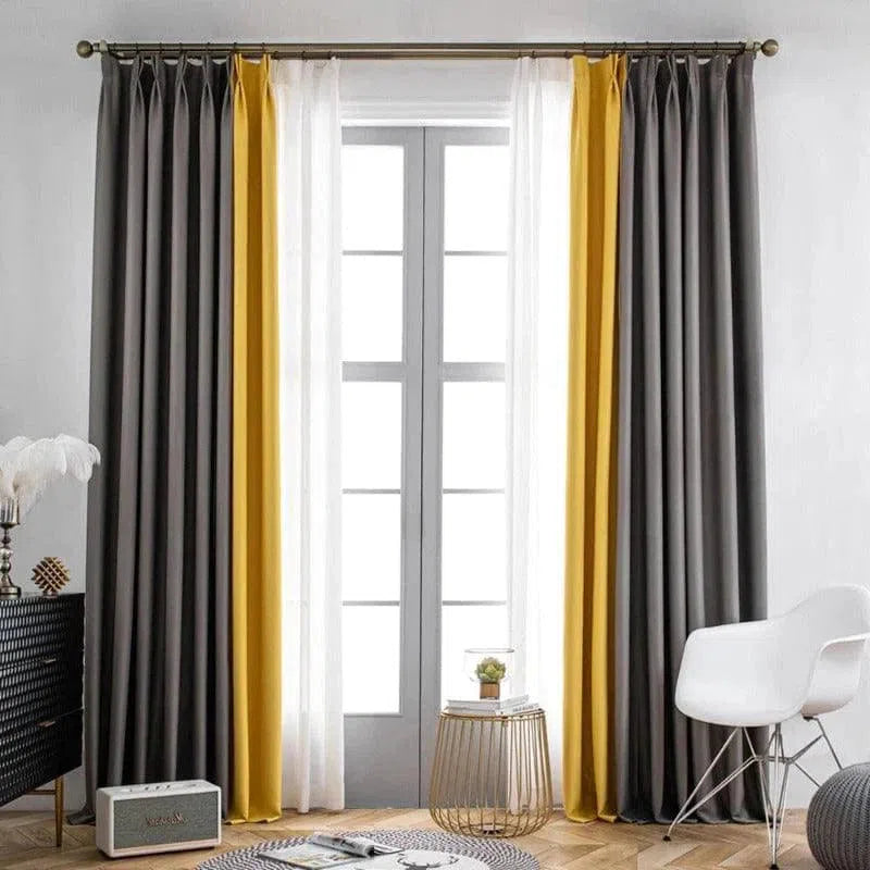 Rideaux modernes et élégants en gris et jaune, parfaits pour sublimer un salon contemporain. Ces doubles rideaux apportent une touche de sophistication et de couleur, tout en s'intégrant harmonieusement à une décoration intérieure épurée. Idéal pour réguler la luminosité et ajouter du style à votre espace de vie.