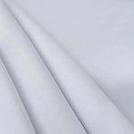 Image d'un textile blanc, idéal pour les projets de couture et les créations personnalisées. Tissu d'une grande douceur, parfait pour des usages divers, tels que la décoration intérieure, les vêtements élégants ou les accessoires. Optimisé pour apporter une touche lumineuse et raffinée à vos réalisations.