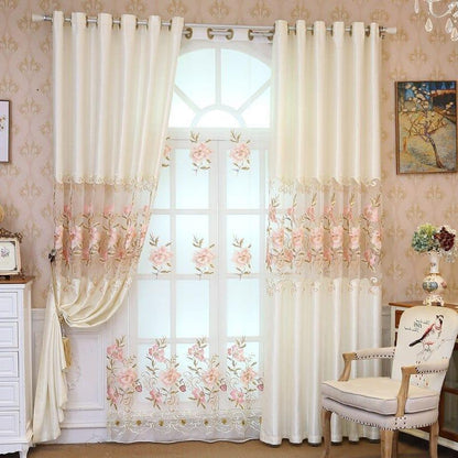 Rideaux élégants avec motifs floraux roses pour salon, ajoutant une touche de sophistication à votre intérieur. Design raffiné idéal pour la décoration de fenêtres modernes, offrant une ambiance chaleureuse et accueillante. Parfait pour un espace de vie harmonieux et esthétique.
