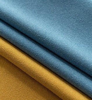 Deux textures de couleurs bleu et jaune, superposées pour un usage en décoration intérieure ou mode, offrant un contraste chromatique élégant et moderne.