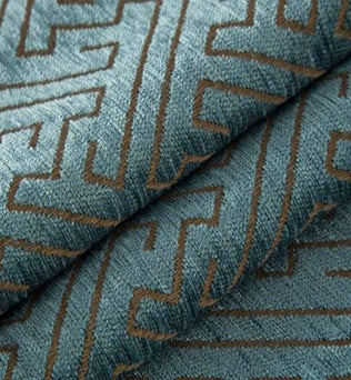 Motif géométrique sur rideau bleu, design moderne chic, idéal pour salon ou chambre, apporte une touche d'élégance à votre intérieur, décoration contemporaine avec motif ligne marron, style tendance.
