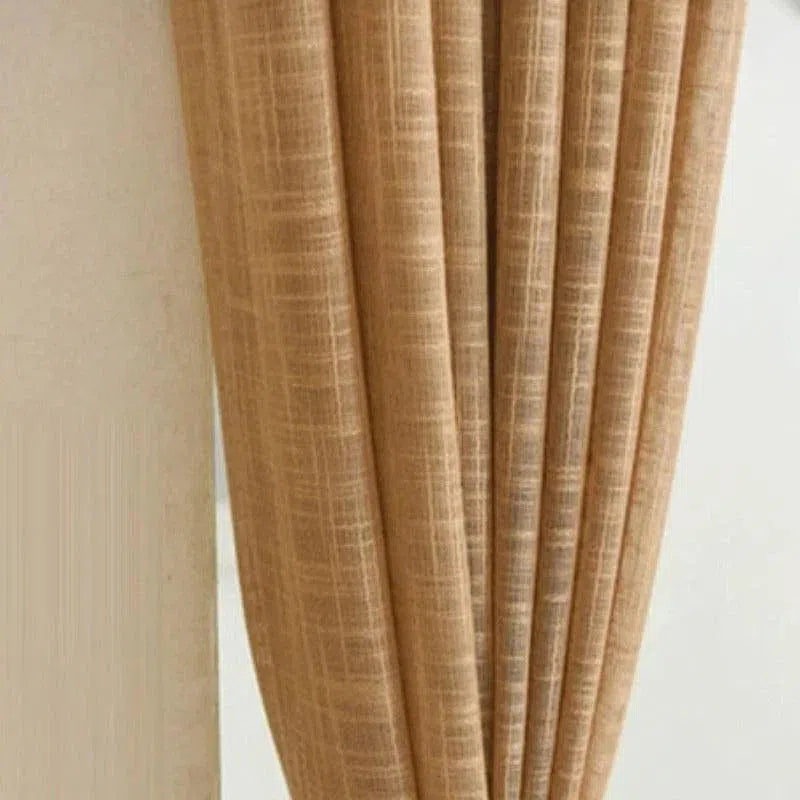 Rideaux beige élégants pour salon moderne, design plissé, idéal pour décoration intérieure, ambiance chaleureuse, luminosité naturelle, complément parfait pour fenêtres.