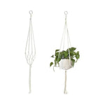 Suspension macramé pour plantes, idéale pour la décoration intérieure. Ce support élégant permet de présenter vos plantes préférées avec style et originalité, ajoutant une touche bohème à votre espace de vie. Facile à installer, il sublime chaque pot et convient à différents styles de déco.