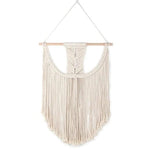 Décoration murale tissée à la main, design bohème avec franges, parfait pour un salon ou une chambre à coucher. Ajoute une touche artistique et chaleureuse à votre intérieur. Facile à accrocher et à intégrer dans divers styles de décoration. Idéal pour les amateurs de design intérieur naturel et artisanal.
