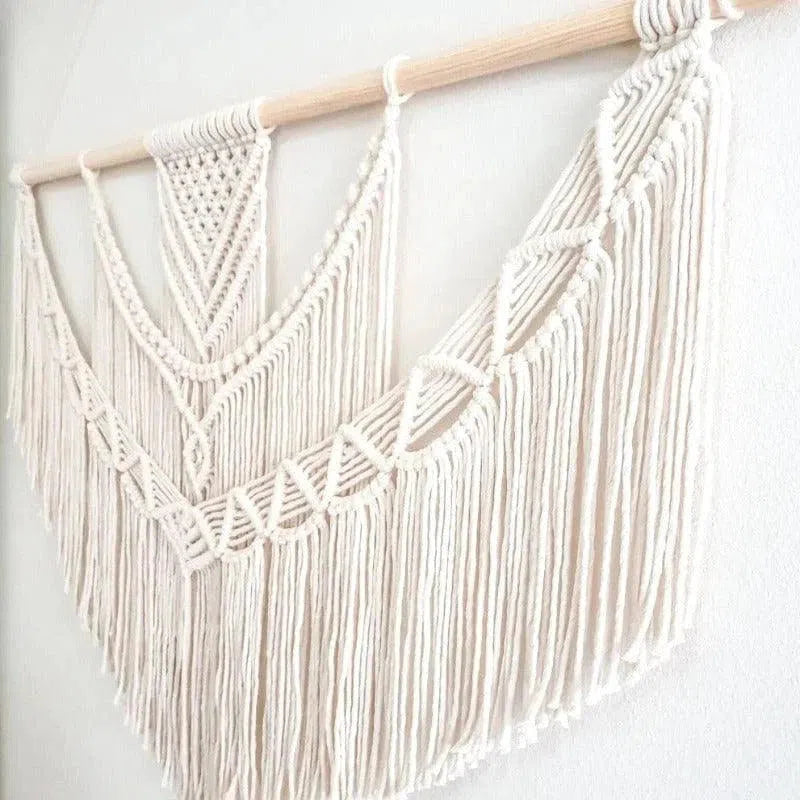 Décoration murale bohème, design macramé artisanal, parfait pour une ambiance chaleureuse et élégante dans le salon ou la chambre, apportant une touche artistique et unique à votre intérieur. Convient à tous les styles de décoration, idéal pour une touche de raffinement naturel.