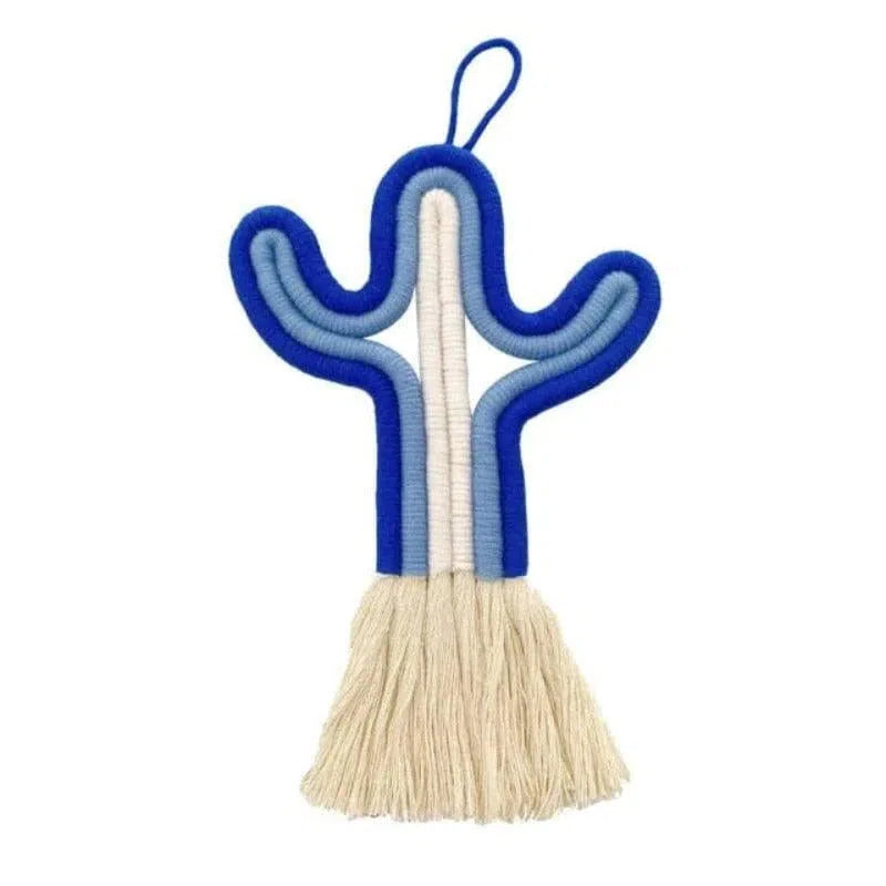 Suspension murale décorative en forme de cactus, avec des nuances de bleu et beige, idéale pour personnaliser une chambre d'enfant ou un salon moderne. Accessoire tendance pour une ambiance chaleureuse et accueillante. Parfaite pour ajouter une touche bohème à votre intérieur.