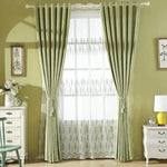 Rideaux élégants de couleur vert clair, parfaits pour ajouter une touche de sophistication à votre intérieur. Idéals pour le salon ou la chambre, ces rideaux apportent une ambiance chaleureuse et illuminent la pièce tout en préservant l'intimité. Parfaits pour sublimer votre décoration intérieure.
