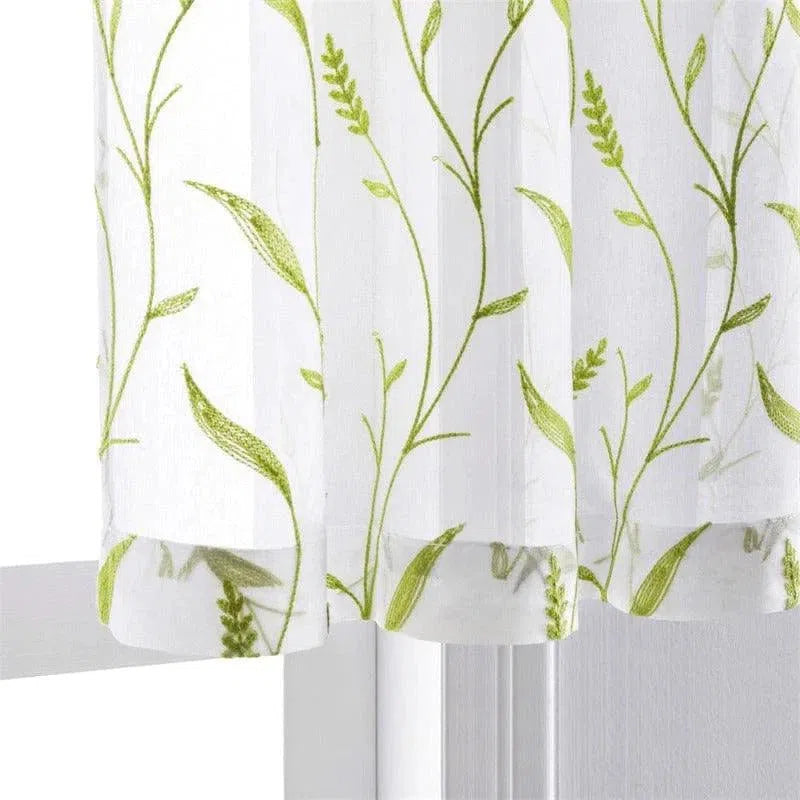 Voilage élégant avec motif végétal vert, idéal pour ajouter une touche naturelle et lumineuse à votre intérieur. Parfait pour salon ou chambre, ce rideau combine style et fonctionnalité en laissant passer la lumière tout en préservant votre intimité. Accessoire décoratif tendance pour une ambiance fraîche et sereine.