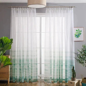 Voilage élégant pour salon, design dégradé vert et blanc, parfait pour apporter une touche de fraîcheur et de luminosité à votre espace intérieur. Ce rideau moderne ajoute du style tout en préservant votre intimité. Idéal pour les grandes fenêtres.