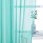 Rideaux transparents bleu clair pour un style moderne et élégant, offrant une ambiance lumineuse et apaisante à votre intérieur. Idéal pour le salon ou la chambre, ces rideaux ajoutent une touche subtile de couleur tout en laissant passer la lumière naturelle. Transformez votre espace avec ces accessoires décoratifs indispensables.