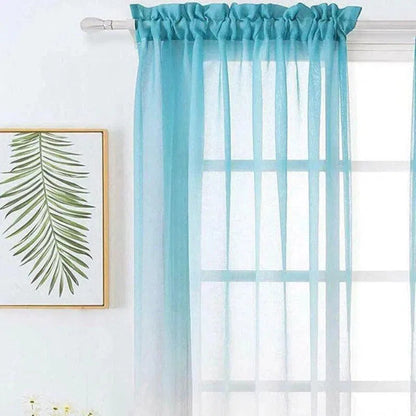 Rideau bleu pâle élégant et épuré pour salon lumineux, apportant une touche décorative moderne et aérée à votre intérieur. Idéal pour filtrer la lumière tout en préservant l'intimité. Accessoire parfait pour embellir vos fenêtres avec style et sophistication.
