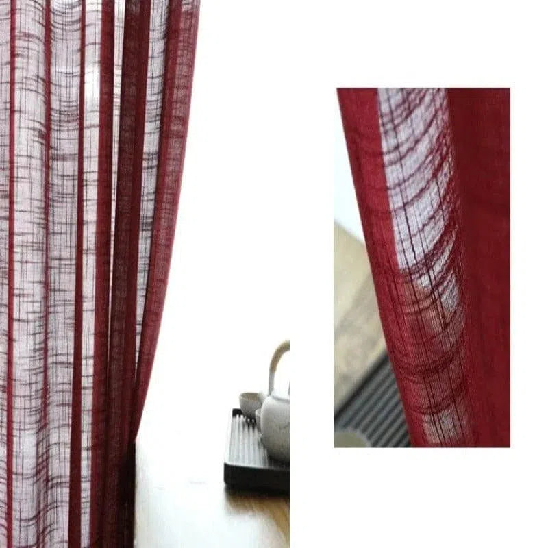 Rideaux rouge élégants pour salon, permettant une lumière douce et offrant une touche de chaleur et de sophistication à votre intérieur moderne. Style contemporain idéal pour décorer chambre ou espace de vie avec subtilité et charme.