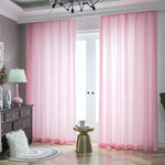 Rideaux décoratifs rose tendre pour salon moderne, ajoutant une touche élégante à votre intérieur. Style épuré parfait pour diffuser la lumière naturelle tout en préservant l'intimité. Agencement idéal avec une décoration contemporaine, ajoutant subtilité et douceur à la pièce.