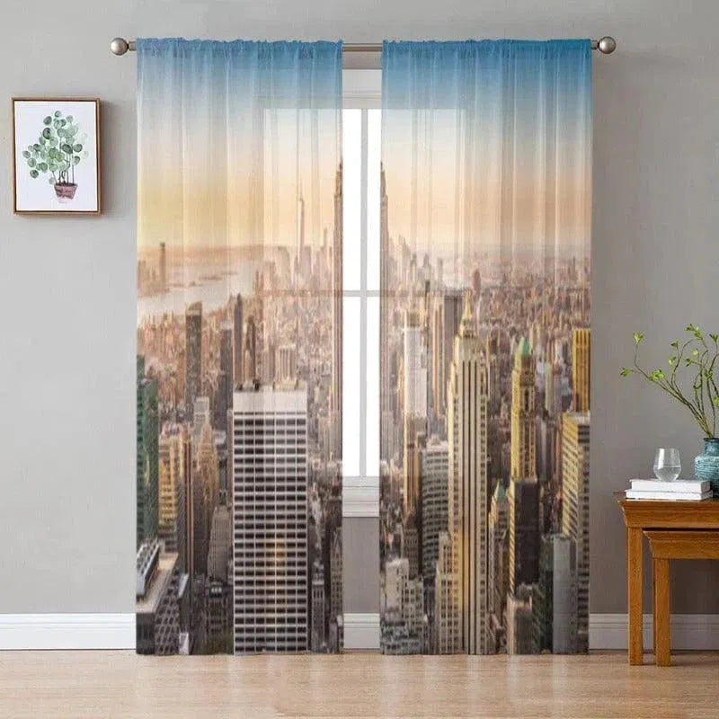 Rideau moderne avec impression urbaine, idéal pour apporter une touche de ville et de sophistication à votre intérieur. Décoration murale élégante qui transforme votre salon ou chambre avec une vue panoramique de gratte-ciel. Accessoire décoratif original pour les amateurs de design contemporain et de paysages urbains.