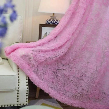 Plaid décoratif rose à motif floral, idéal pour ajouter une touche élégante et chaleureuse à votre salon. Ce couvre-lit apporte douceur et style à votre intérieur. Parfait pour les soirées cocooning ou comme élément de décoration sur un canapé ou un fauteuil. Découvrez le charme et le confort de ce plaid tendance.