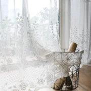rideau blanc floral ajouré translucide décoration intérieure élégante tringle rideau chambre salon