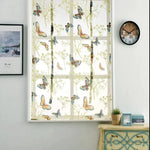 Store enrouleur à motifs de papillons colorés, parfait pour apporter une touche de fraîcheur et de nature à votre intérieur. Ce store est idéal pour décorer une chambre ou un salon en ajoutant une ambiance printanière et chaleureuse. Facile à installer, il s'adapte à divers styles de décoration et offre une solution élégante pour filtrer la lumière tout en préservant votre intimité. Parfait pour les amateurs de décoration douce et poétique.